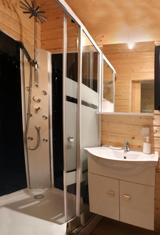 Au Coeur Du Bien-Etre, Chalet Avec Piscine Chauffee Et Couverte, Spa, Sauna, Massages Monteaux Exterior photo